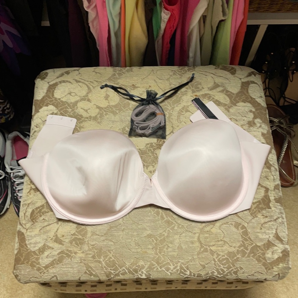 NWOT Victoria’s Secret strapless bra
